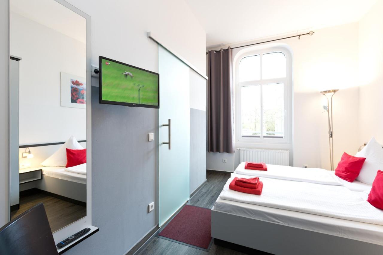Hotel Zwischen Den Seen Waren  Exterior foto